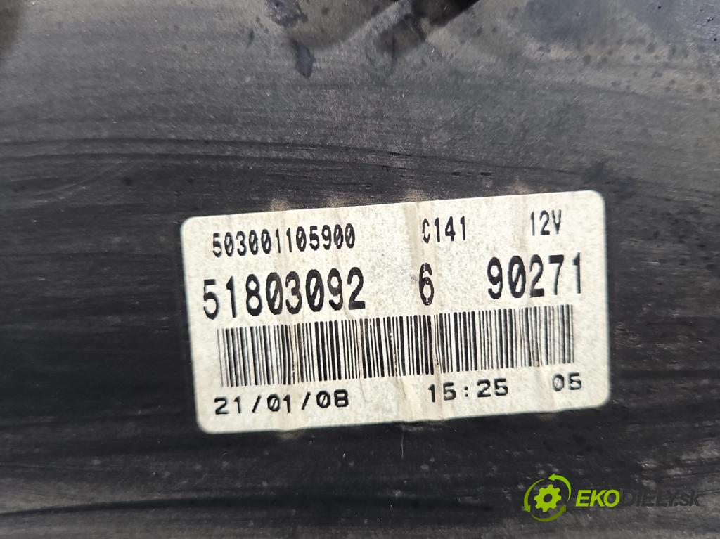 Fiat Punto Grande 1.4 8V 77 HP manual 57 kW 1368 cm3 5- prístrojovka/ budíky 51803092 (Prístrojové dosky, displeje)