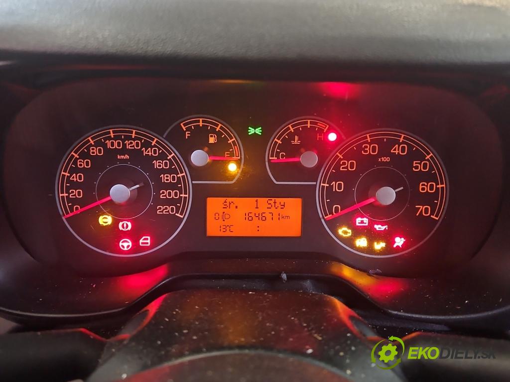 Fiat Punto Grande 1.4 8V 77 HP manual 57 kW 1368 cm3 5- prístrojovka/ budíky 51803092 (Prístrojové dosky, displeje)