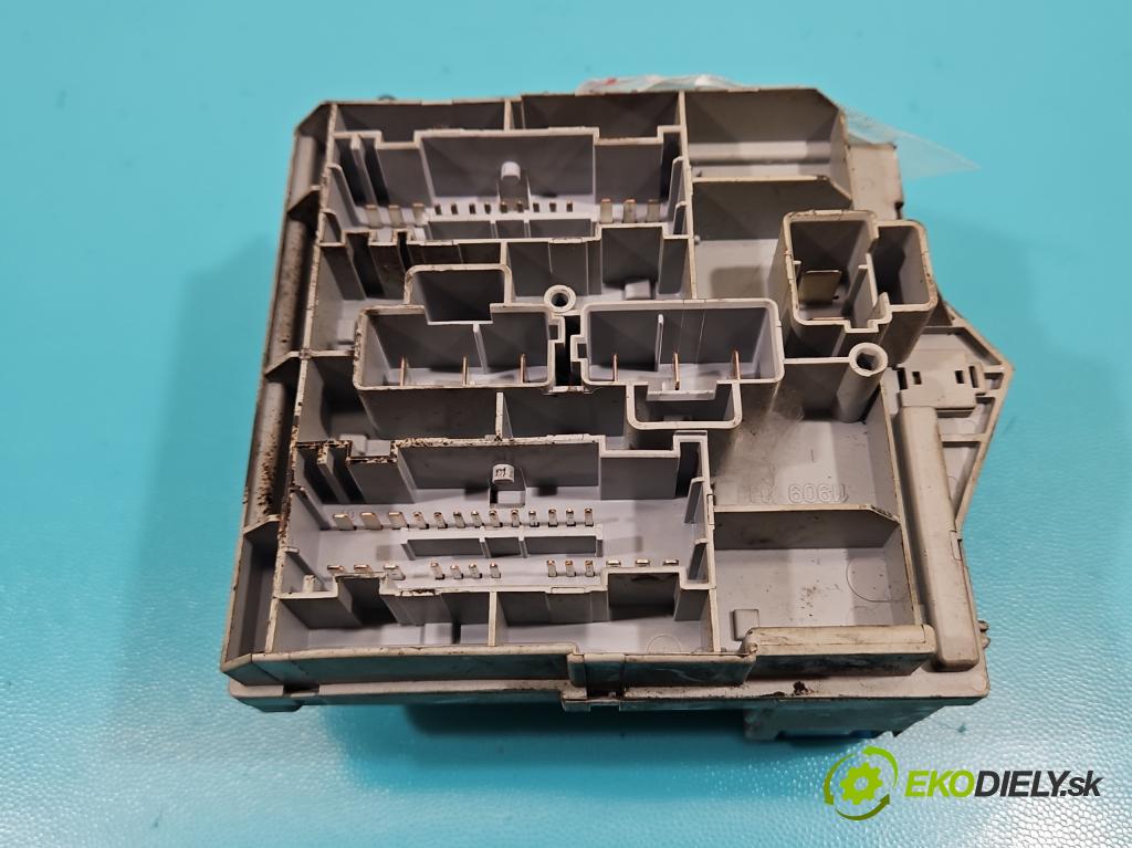 Fiat Stilo 1,8.0 16V (192A4000) 133 hp manual 98 kW 1747 cm3 5- skříňka pojistková 51732865 (Pojistkové skříňky)