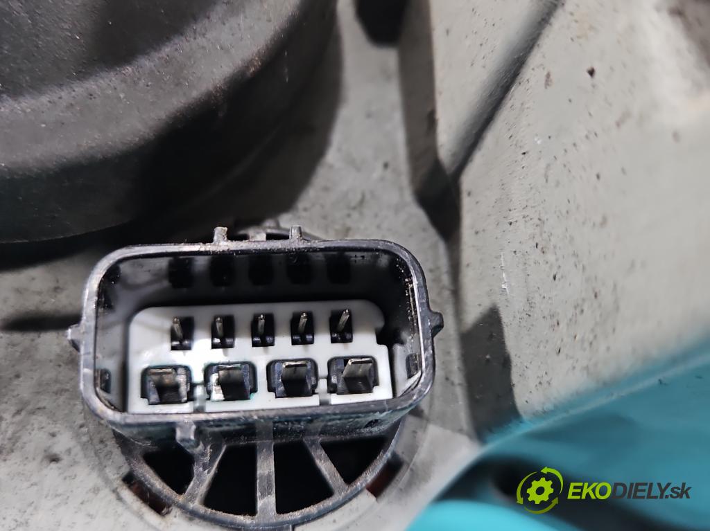 Rover 75 1.8 16V 120 HP manual 88 kW 1796 cm3 4- Reflektor: pravý  (Pravé)