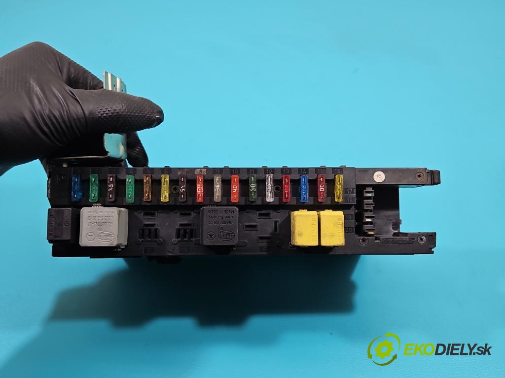 Mercedes C W203 2000-2007 2.2 cdi 102 hp manual 75 kW 2151 cm3 4- skříňka pojistková 2035450701 (Pojistkové skříňky)