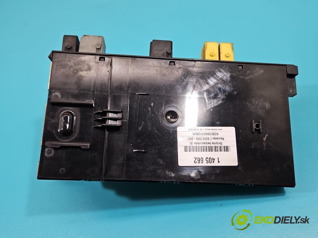 Mercedes C W203 2000-2007 2.2 cdi 102 hp manual 75 kW 2151 cm3 4- skříňka pojistková 2035450701 (Pojistkové skříňky)