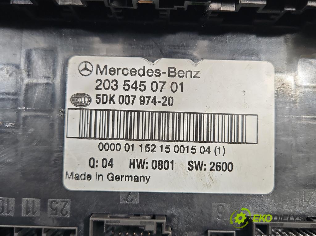 Mercedes C W203 2000-2007 2.2 cdi 102 hp manual 75 kW 2151 cm3 4- skříňka pojistková 2035450701 (Pojistkové skříňky)
