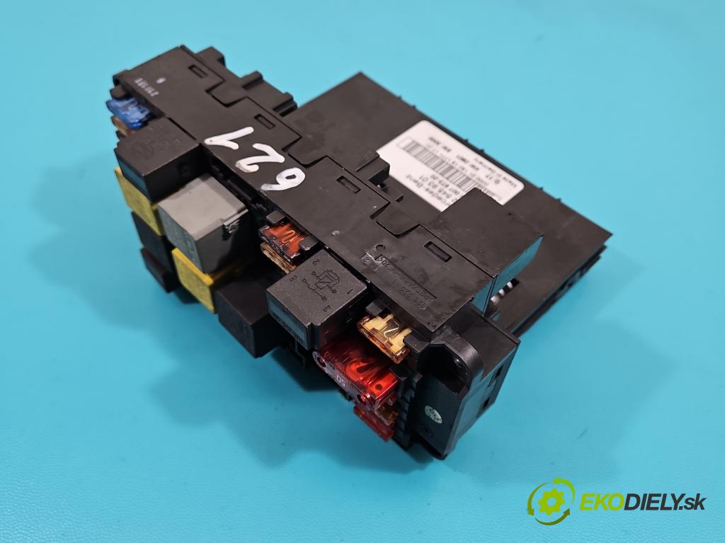 Mercedes C W203 2000-2007 2.2 cdi 102 hp manual 75 kW 2151 cm3 4- skříňka pojistková 0025459301 (Pojistkové skříňky)