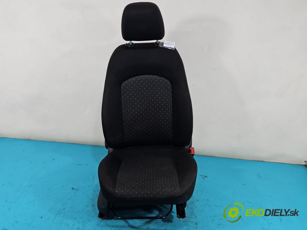 Fiat Punto Grande 1.4 8V 77 HP manual 57 kW 1368 cm3 5- Sedačka pravý  (Sedačky, sedadlá)