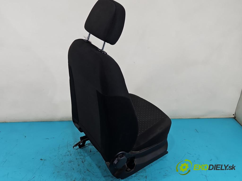 Fiat Punto Grande 1.4 8V 77 HP manual 57 kW 1368 cm3 5- Sedačka pravý  (Sedačky, sedadlá)