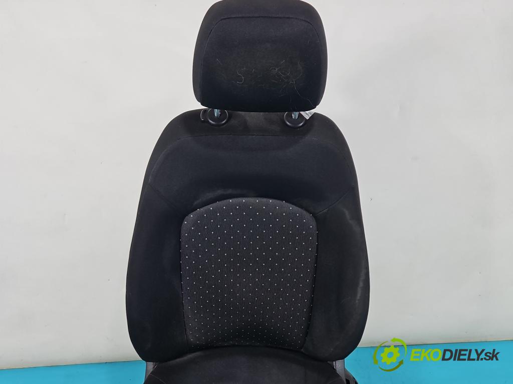 Fiat Punto Grande 1.4 8V 77 HP manual 57 kW 1368 cm3 5- Sedačka ľavý  (Sedačky, sedadlá)