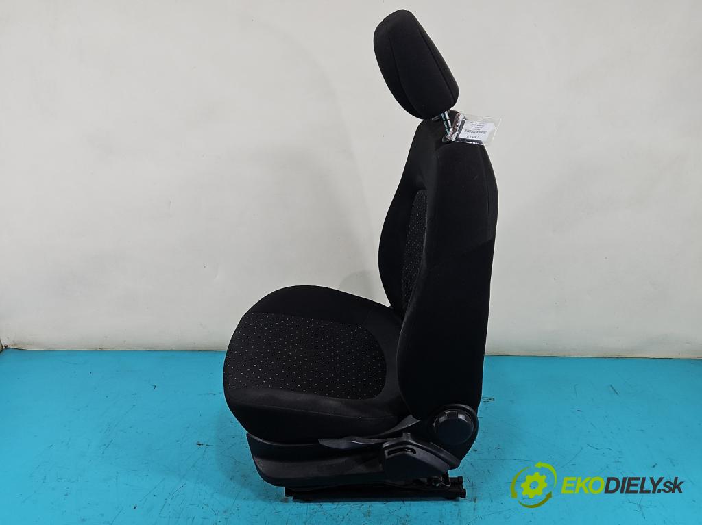 Fiat Punto Grande 1.4 8V 77 HP manual 57 kW 1368 cm3 5- Sedačka ľavý  (Sedačky, sedadlá)