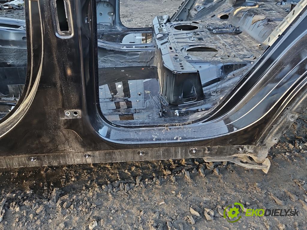 Porsche Cayenne II 2010-2017 4.8 V8 Turbo 500KM automatic 368 kW 4806 cm3 5- práh levý  (Ostatní)