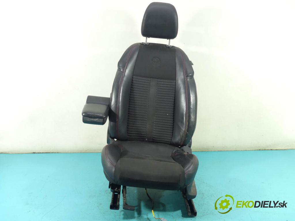 Alfa romeo Giulietta 1.6 jtdm: 105 HP manual 77 kW 1598 cm3 5- Sedačka ľavý  (Sedačky, sedadlá)