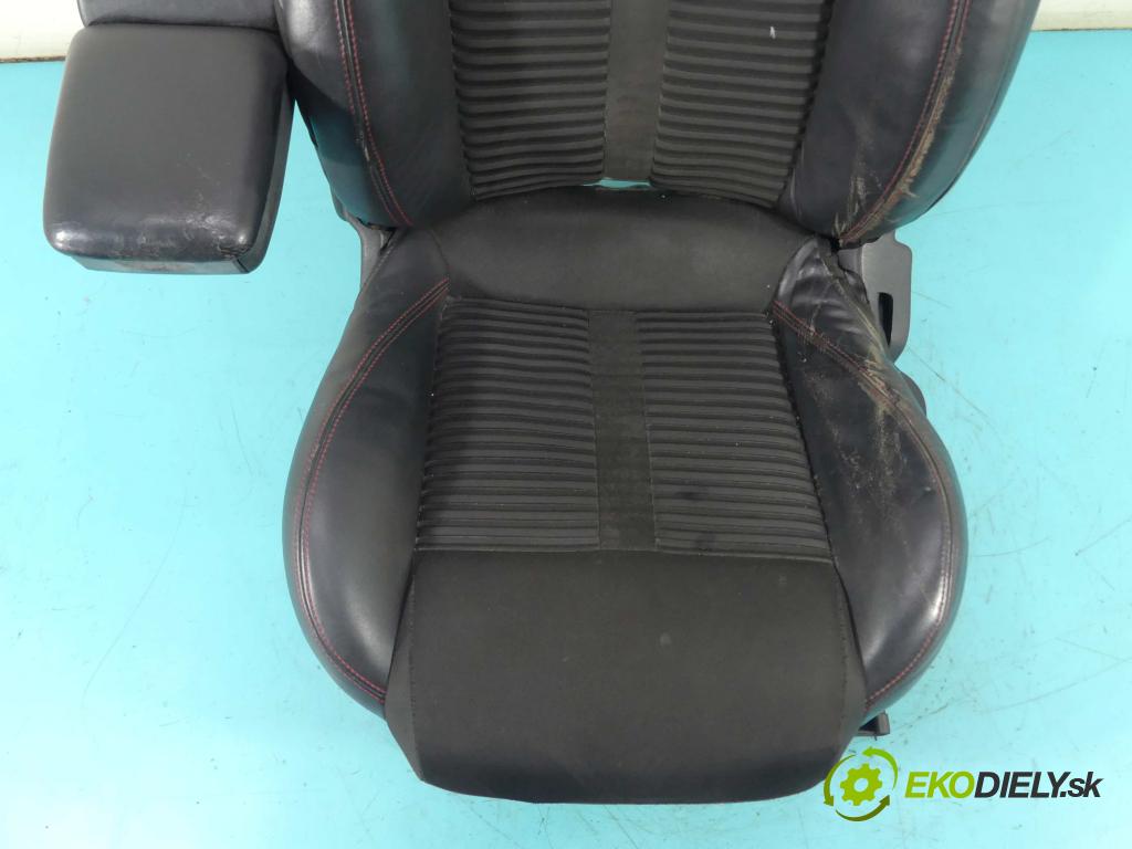 Alfa romeo Giulietta 1.6 jtdm: 105 HP manual 77 kW 1598 cm3 5- Sedačka ľavý  (Sedačky, sedadlá)