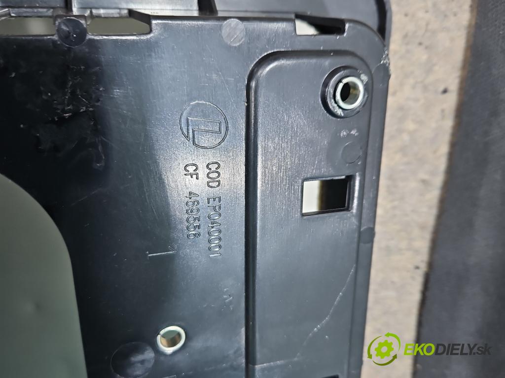 Alfa romeo 159 16el, podhľad: do poškodené plasty: