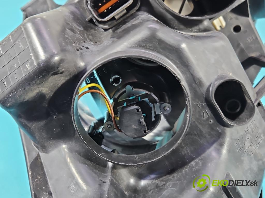 Citroen C4 Picasso I 2006-2013 1.6 hdi 111KM manual 82 kW 1560 cm3 5- Reflektor: pravý  (Pravé)