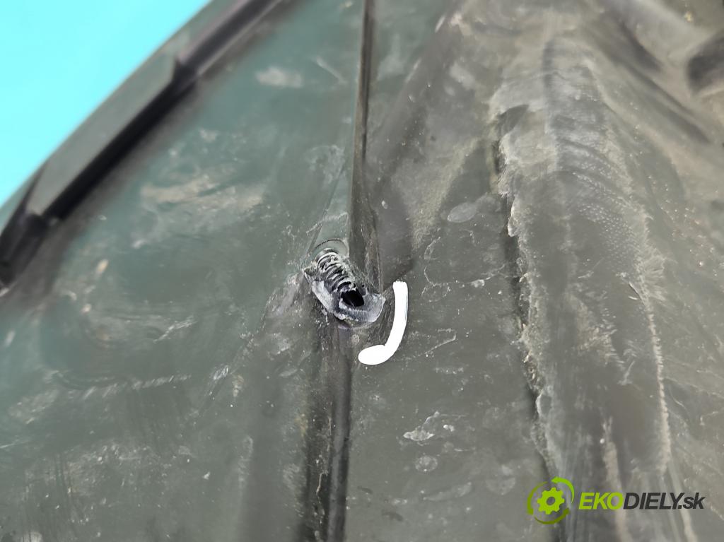 Citroen C4 Picasso I 2006-2013 1.6 hdi 111KM manual 82 kW 1560 cm3 5- Reflektor: pravý (Pravé)