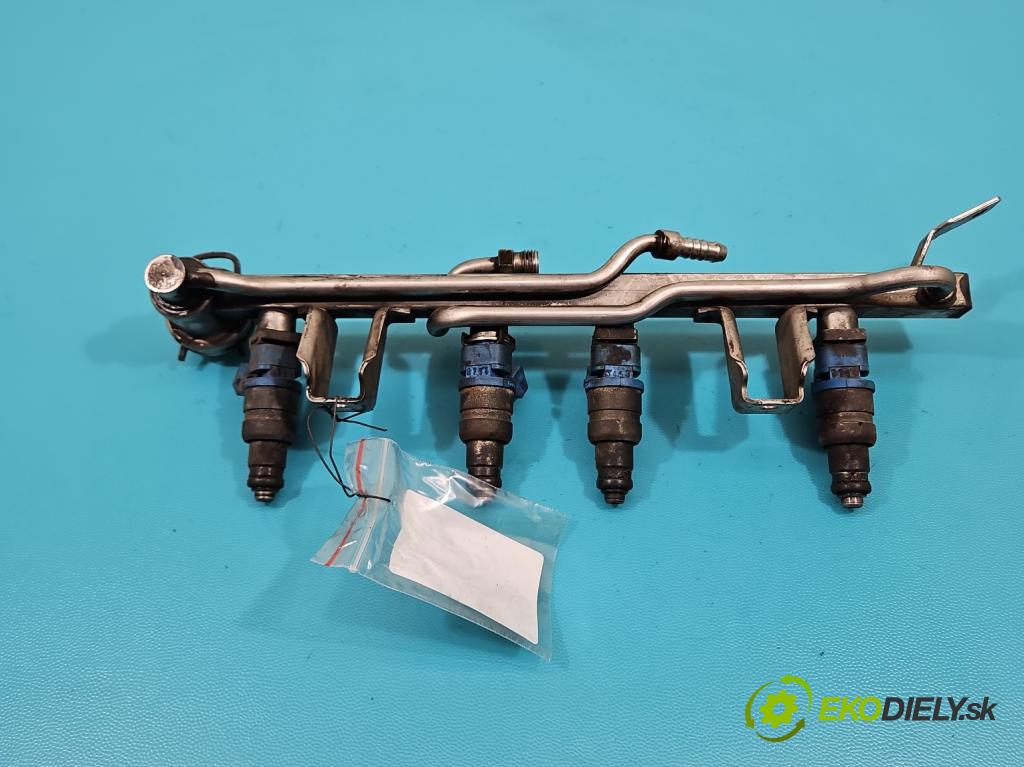 Audi A4 B5 1994-2001 1.6 8V 101 HP manual 74 kW 1595 cm3 5- vstrek 06B133551C (Vstrekovače)