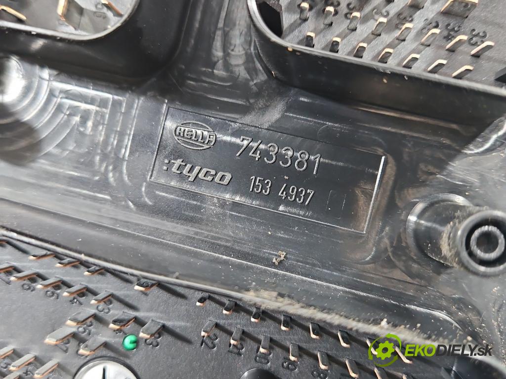 Opel Astra III 2004-2014 1.6 16V (Z16XEP) 105 hp manual 77 kW 1598 cm3 5- skříňka pojistková 13191127FD (Pojistkové skříňky)