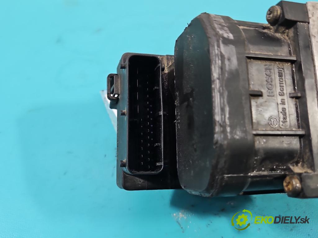 Audi A4 B5 1994-2001 1.6 8V 101 HP manual 74 kW 1595 cm3 5- čerpadlo abs 0273004282 (Pumpy ABS)
