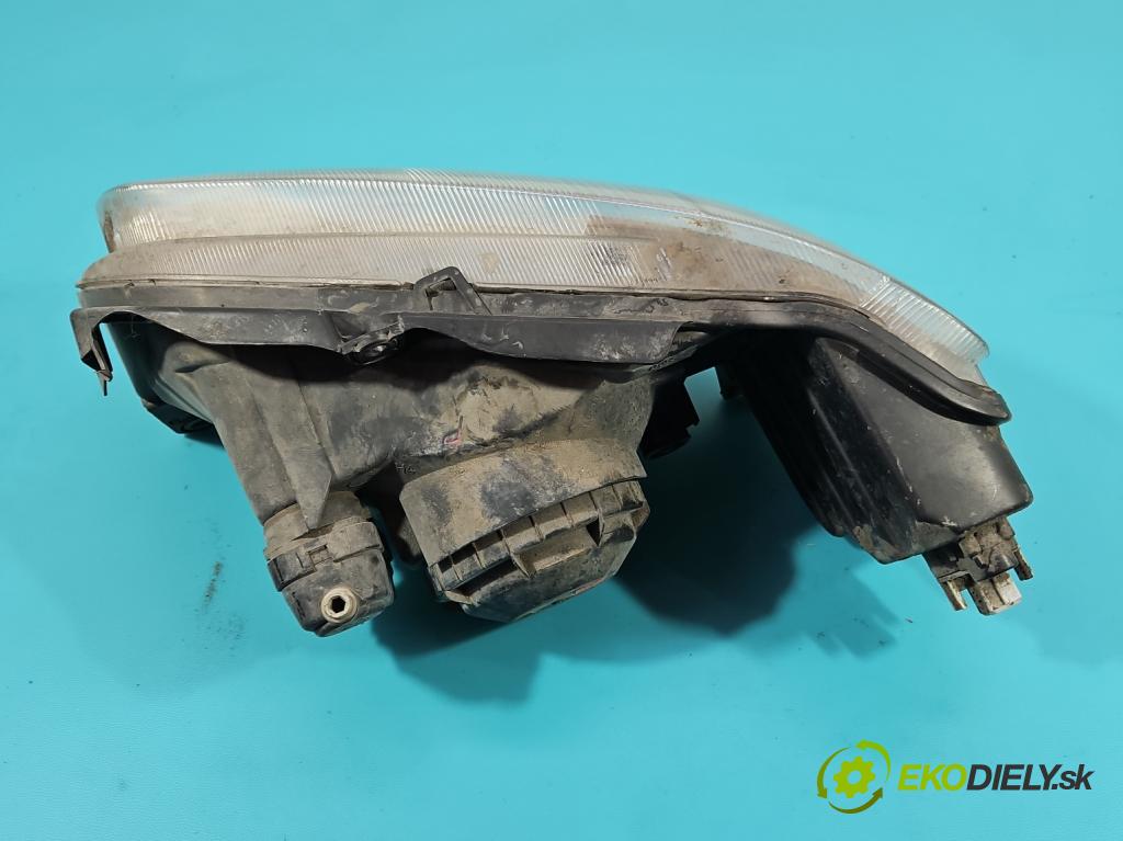 Peugeot 106 1.1 60 HP manual 44 kW 1124 cm3 5- Reflektor: pravý  (Pravé)