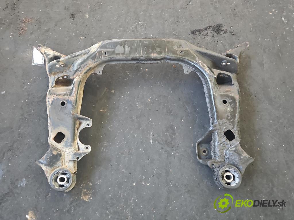 Audi A4 B5 1994-2001 1.6 8V 101 HP manual 74 kW 1595 cm3 5- výstuha motora