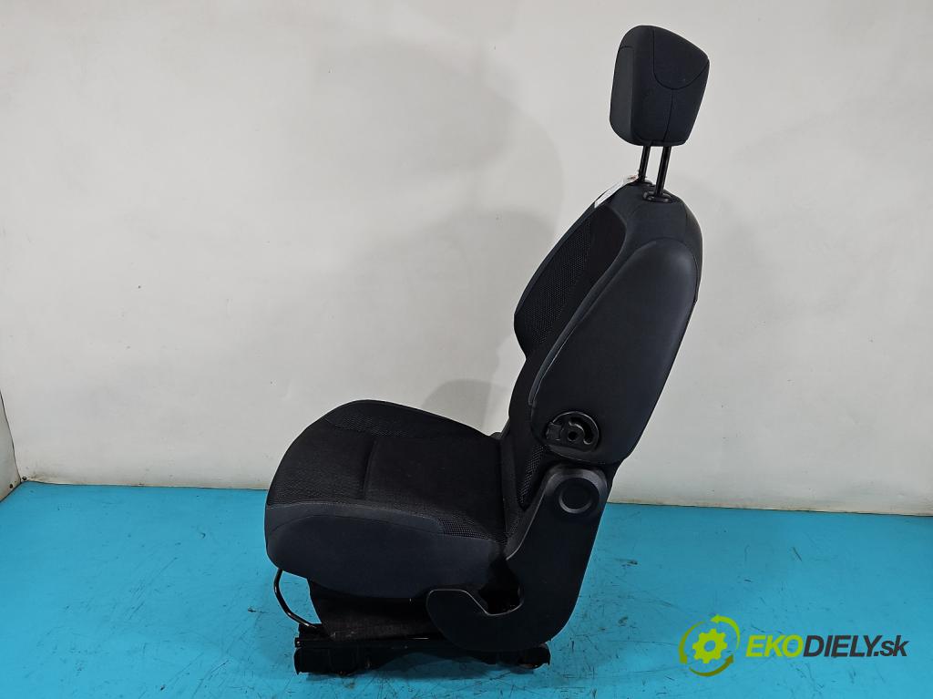 Peugeot Partner II 2008-2018 1.6 hdi 90 HP manual 66,2 kW 1560 cm3 5- Sedačka pravý (Sedačky, sedadlá)