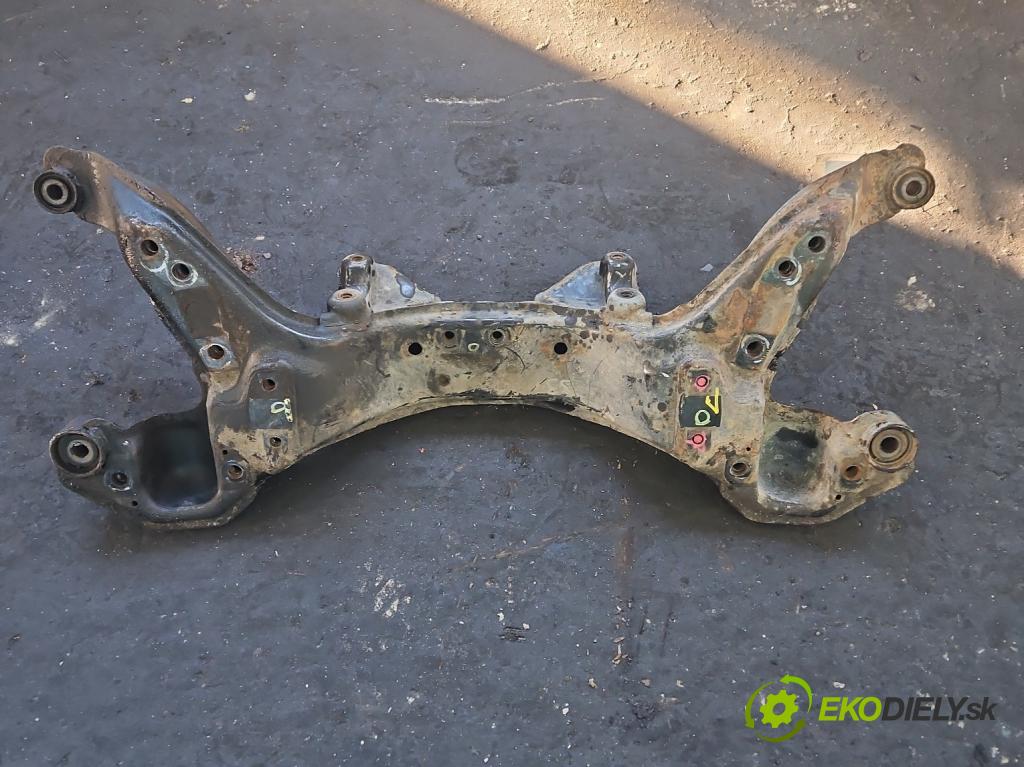 Nissan Primera P11 1996-2002 1.8 16V 114 HP manual 84 kW 1769 cm3 4- výstuha motora