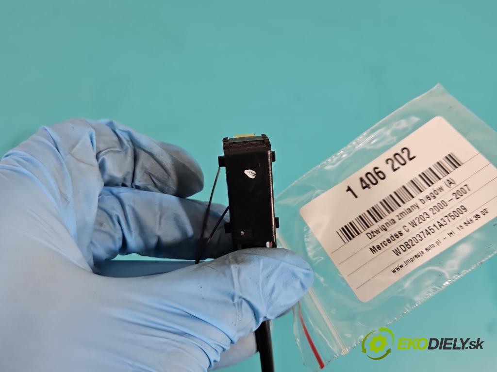 Mercedes C W203 2000-2007 2.0 kompressor 163 HP automatic 120 kW 1998 cm3 3- Páka: Změny: stupeň,rýchlosť A2032676024Q (Rýchlostná páka (kulisa))