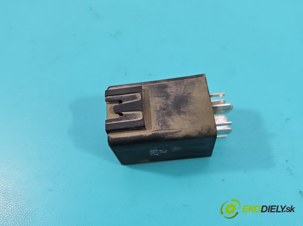 Renault Master II 1998-2010 2.8 dti 114 HP manual 84 kW 2799 cm3 5- Relé: svíčky: zařicích: 7700300774 (Relé)