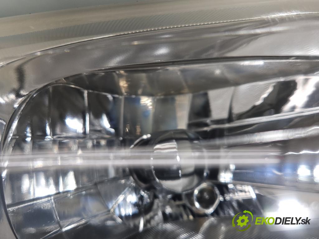 Daewoo Nubira I 1997-1999 1.6 16V 106 HP manual 78 kW 1598 cm3 4- Reflektor: pravý (Pravé)