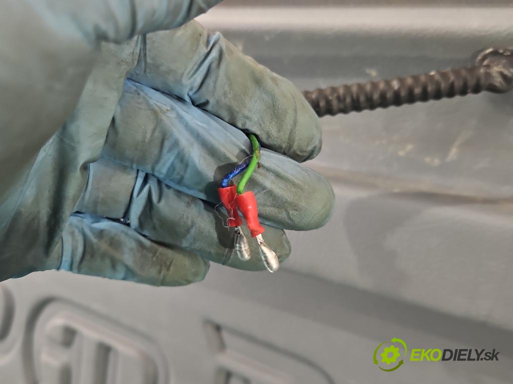 Isuzu D-Max III 2019- 1.9 DDI: 163 HP manual 120 kW 1898 cm3 5- lišta blatník zadné ľavé