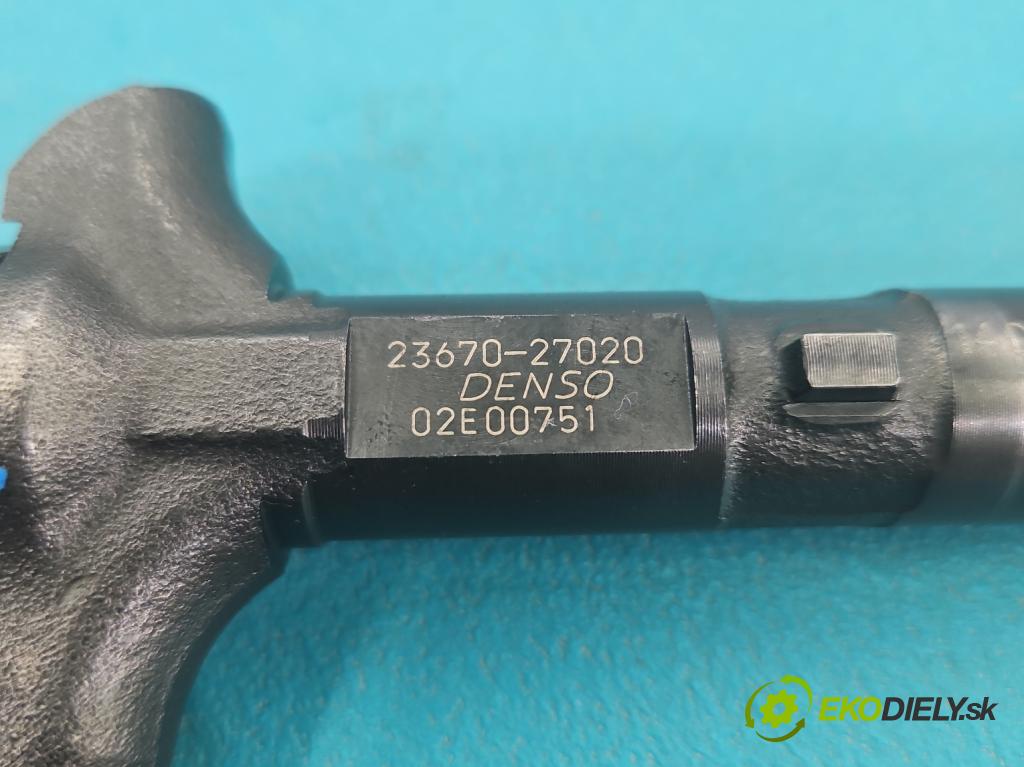 Toyota Corolla E12 2001-2009 2.0 D4D 90 HP manual 66 kW 1995 cm3 5- vstrek 23670-27020 (Vstrekovač paliva)