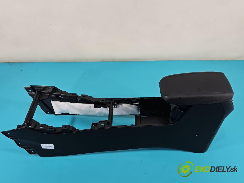 Kia Ceed III 2018- 1.5 160 HP automatic 117,5 kW 1482 cm3 5- operadlo 139998 (Lakťové opierky)