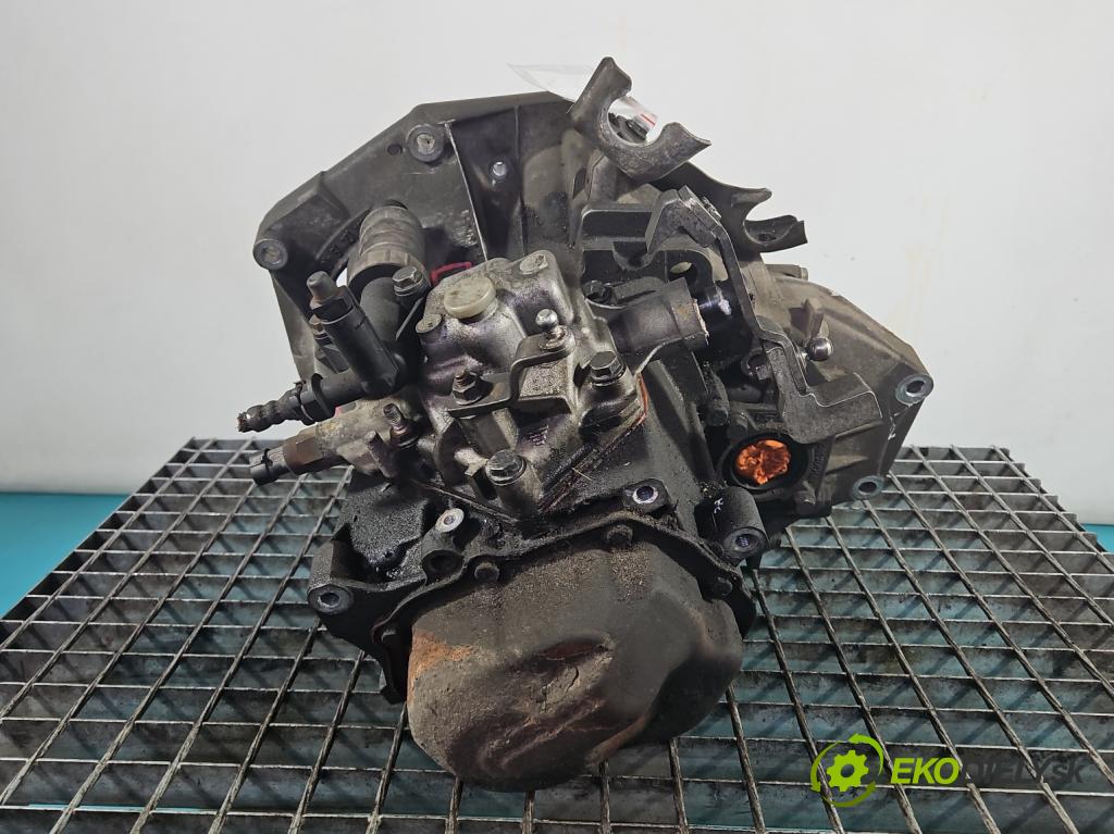 Fiat Punto Grande 1.4 8V 77 HP manual 57 kW 1368 cm3 5- prevodovka stupeň,rýchlosť manual