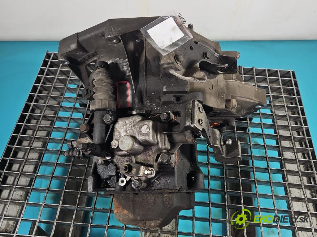 Fiat Punto Grande 1.4 8V 77 HP manual 57 kW 1368 cm3 5- prevodovka stupeň,rýchlosť manual