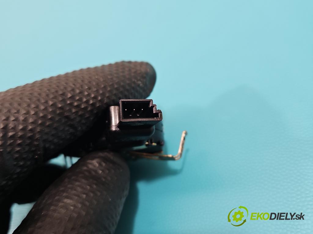 Kia Ceed III 2018- 1.5 160 HP automatic 117,5 kW 1482 cm3 5- snímač déšť: 96000-J7000 (Snímače dažďa)