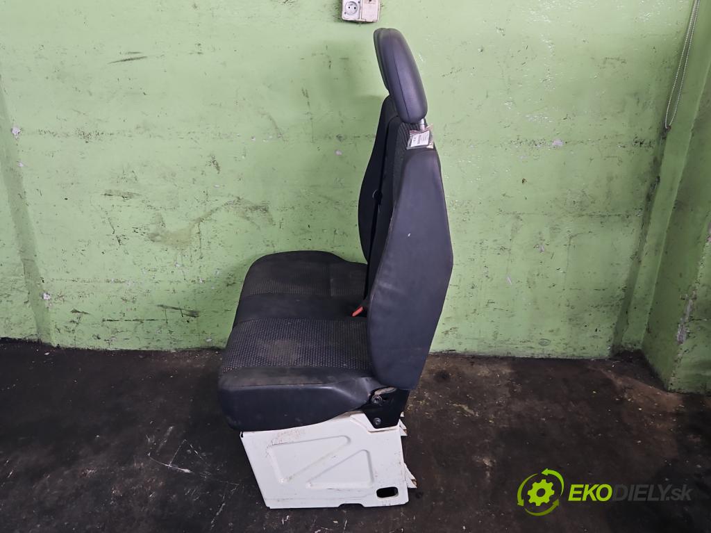 Vw Crafter 2006-2016 2.5 tdi 109 HP manual 80 kW 2461 cm3 5- Sedačka pravý  (Sedačky, sedadlá)