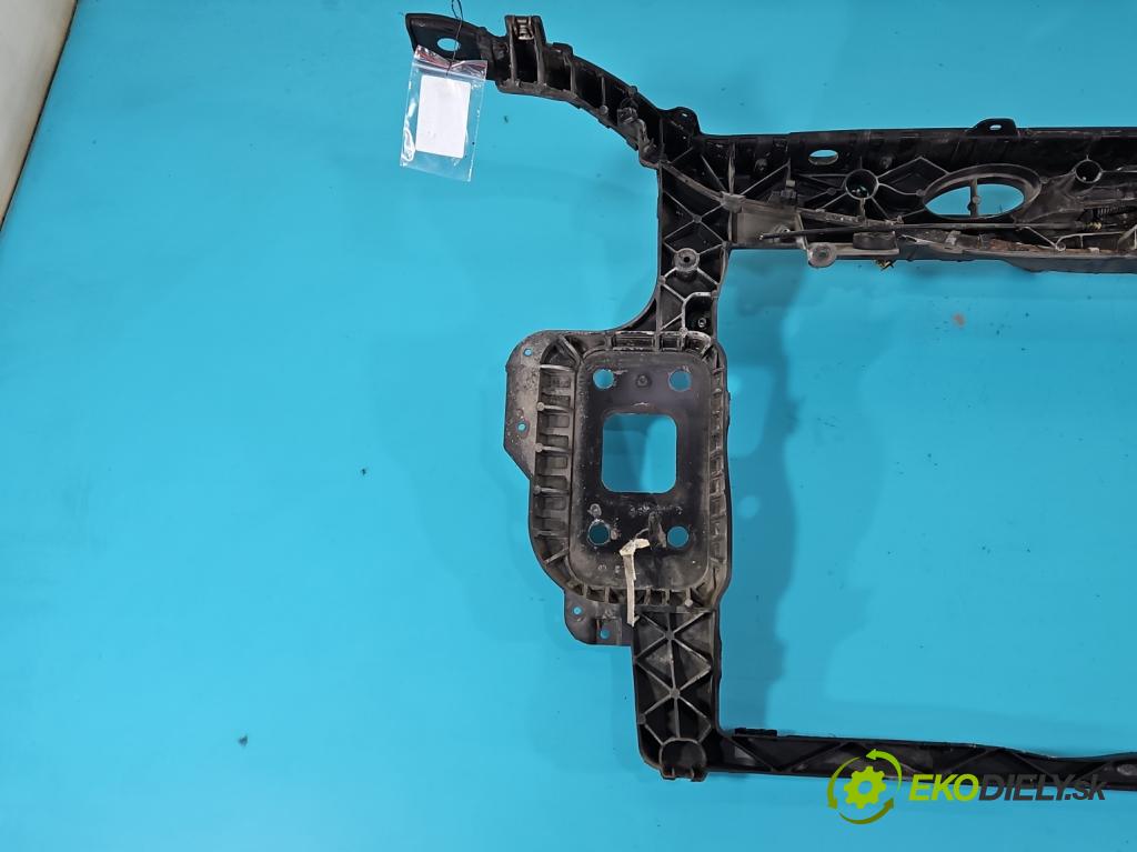 Fiat Punto Grande 1.4 8V 77 hp manual 57 kW 1368 cm3 5- stěna přední  (Výztuhy přední)