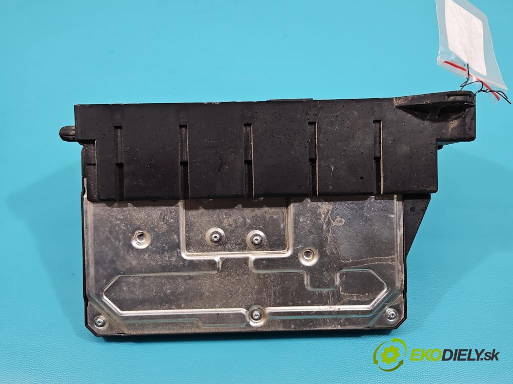 Vw Crafter 2006-2016 2.5 tdi 109 hp manual 80 kW 2461 cm3 5- skříňka pojistková A9065453301 (Pojistkové skříňky)