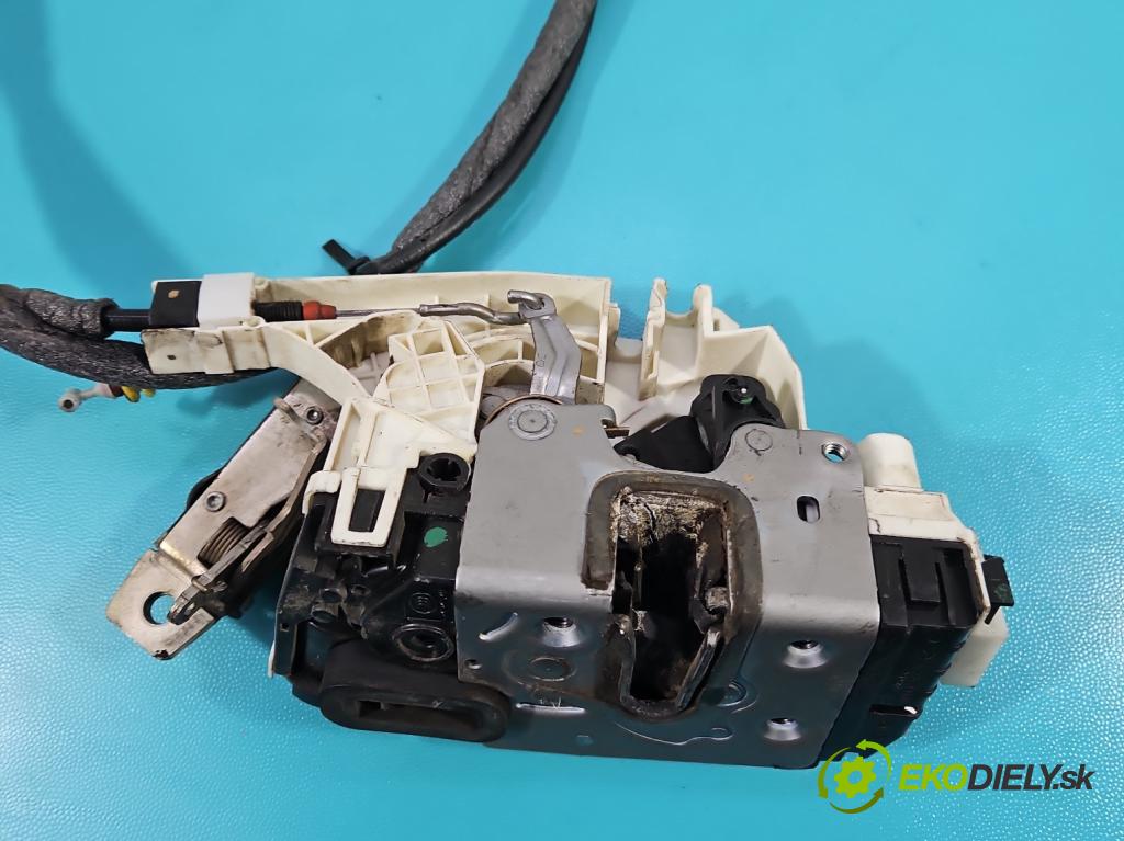 Vw Crafter 2006-2016 2.5 tdi 109 hp manual 80 kW 2461 cm3 5- zámek zadní pravý A9067304335