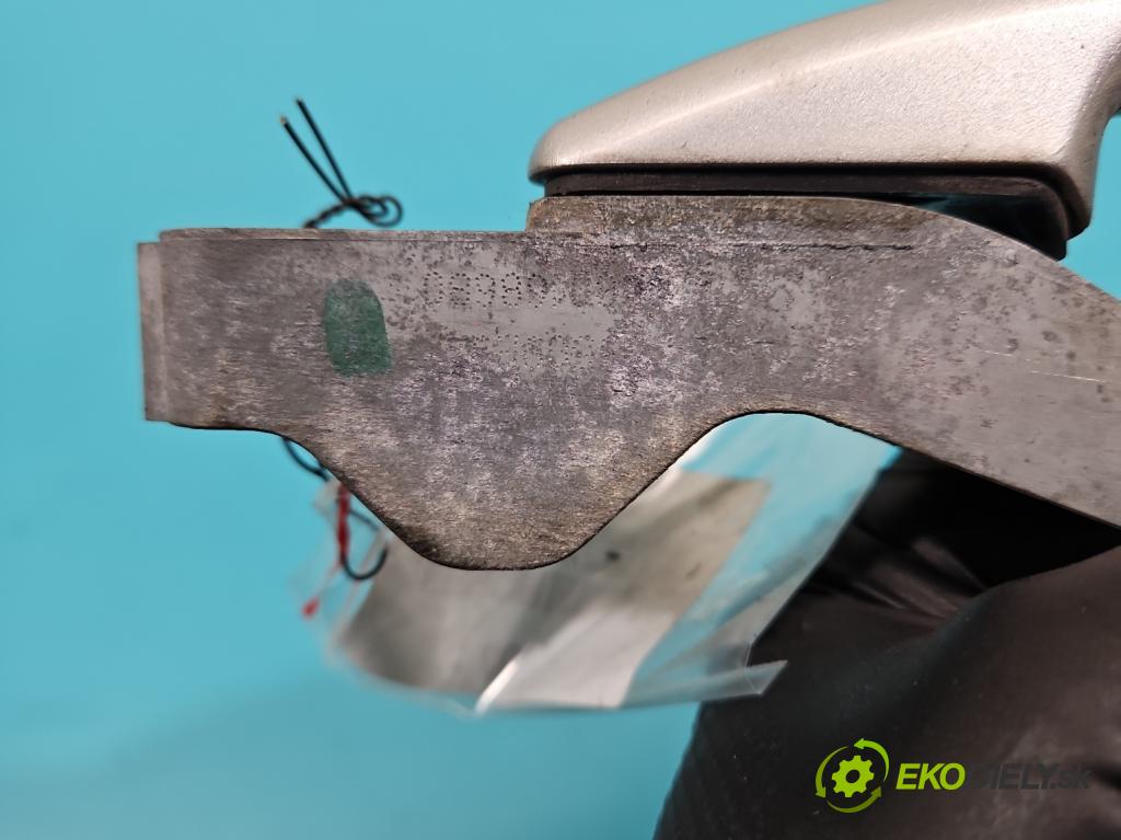 Peugeot Partner II 2008-2018 1.6 hdi 90 HP manual 66,2 kW 1560 cm3 5- rukoväť predné ľavé mimo:  (Vonkajšie predné ľavé)