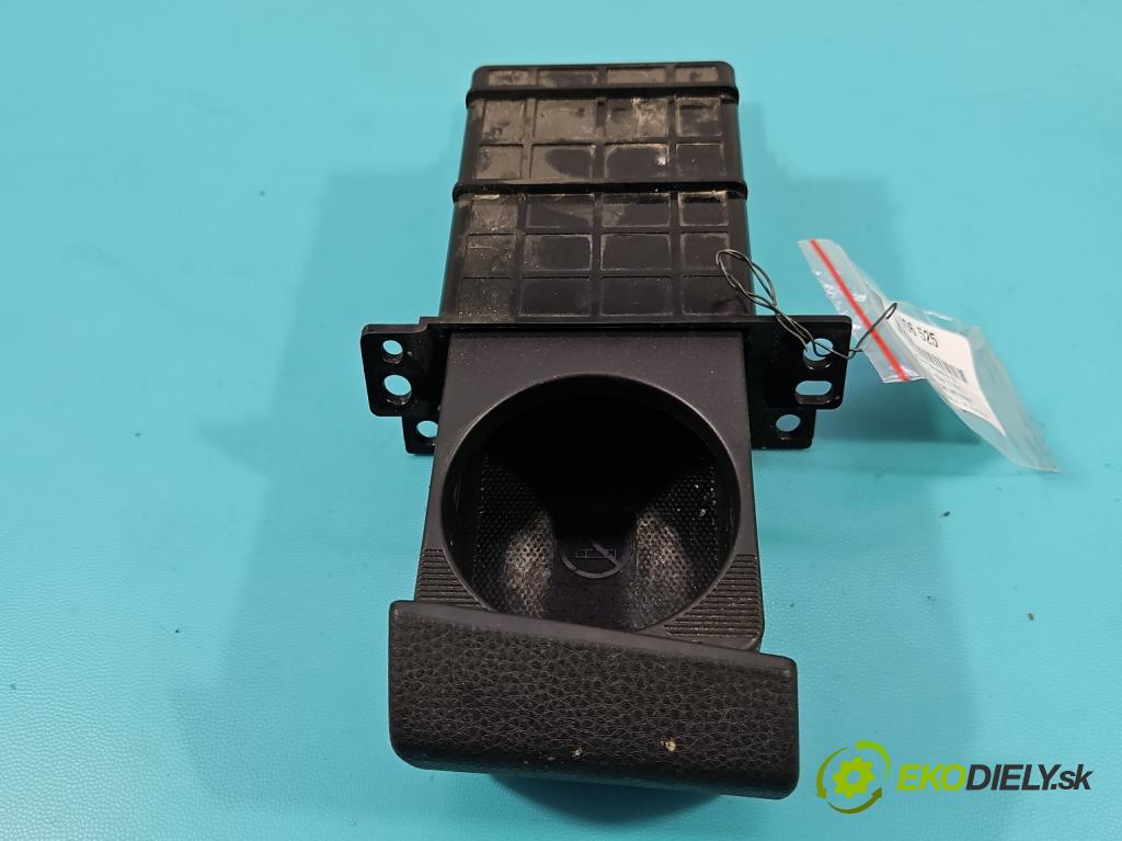 Isuzu D-Max III 2019- 1.9d 163 HP manual 120 kW 1898 cm3 5- Rukojeť: na nápoje:  (Úchyty, držiaky na nápoje)