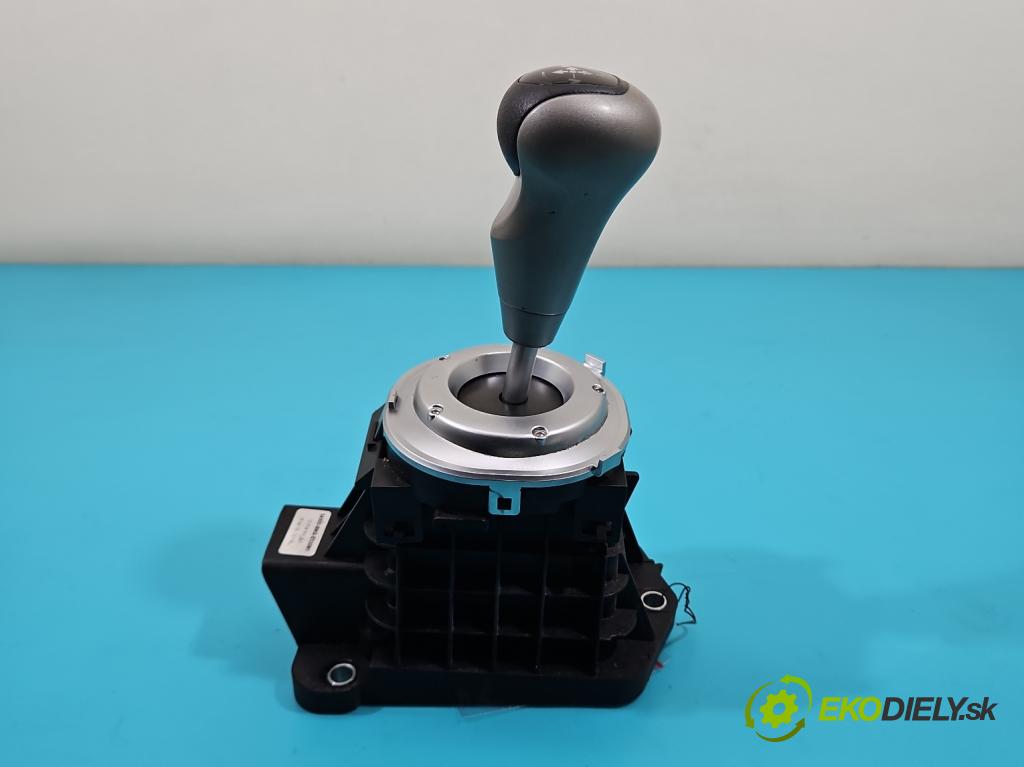 Honda Civic VIII 2006-2011 1,4.0 16V 83 HP automatic 61 kW 1339 cm3 5- Páka: Změny: stupeň,rýchlosť 54000-SMG-E530M1 (Rýchlostná páka (kulisa))