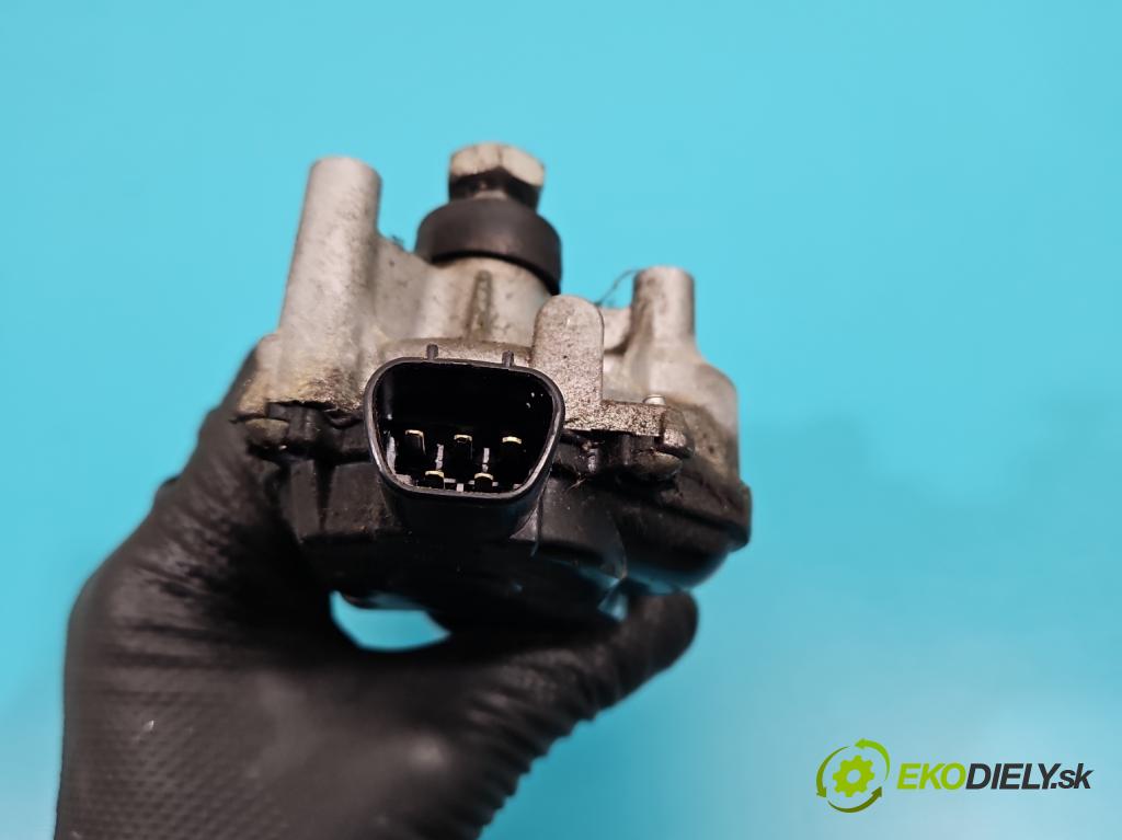 Honda Civic VIII 2006-2011 1,4.0 16V 83 hp automatic 61 kW 1339 cm3 5- motor stěračů přední