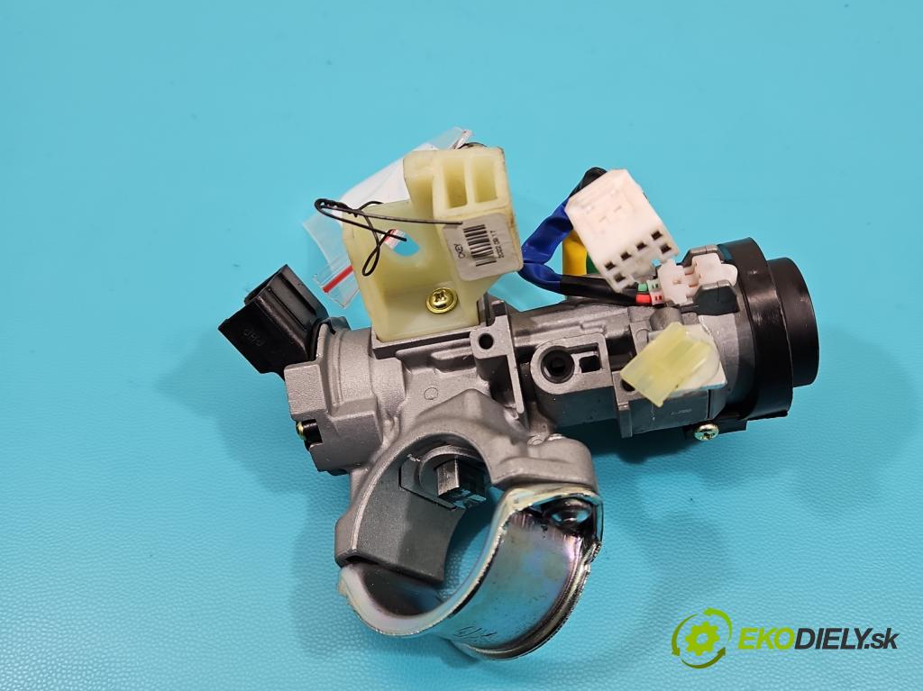 Kia Ceed III 2018- 1.5 160 HP automatic 117,5 kW 1482 cm3 5- Spínačka  (Spínacie skrinky a kľúče)