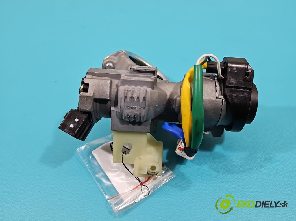 Kia Ceed III 2018- 1.5 160 HP automatic 117,5 kW 1482 cm3 5- Spínačka  (Spínacie skrinky a kľúče)