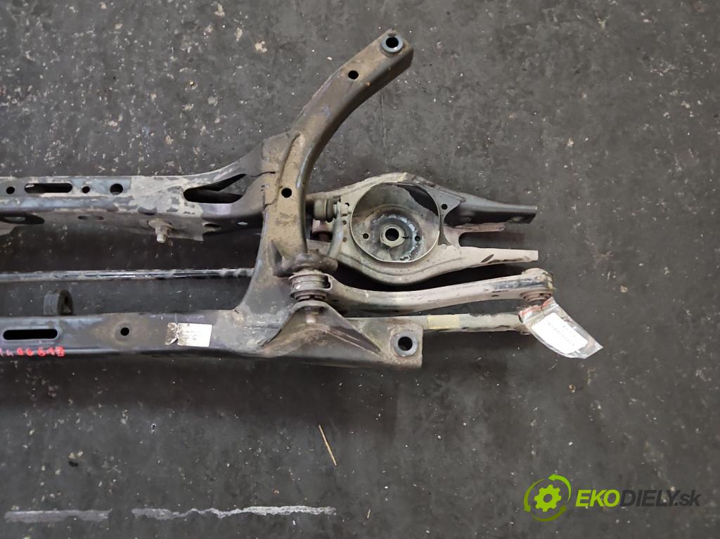 Kia Ceed III 2018- 1.5 160 hp automatic 117,5 kW 1482 cm3 5- zadní výztuha  (Výztuhy zadní)