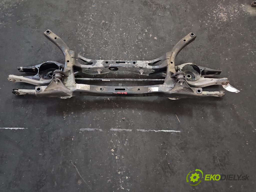 Kia Ceed III 2018- 1.5 160 hp automatic 117,5 kW 1482 cm3 5- zadní výztuha  (Výztuhy zadní)