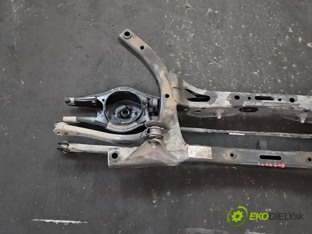 Kia Ceed III 2018- 1.5 160 hp automatic 117,5 kW 1482 cm3 5- zadní výztuha  (Výztuhy zadní)