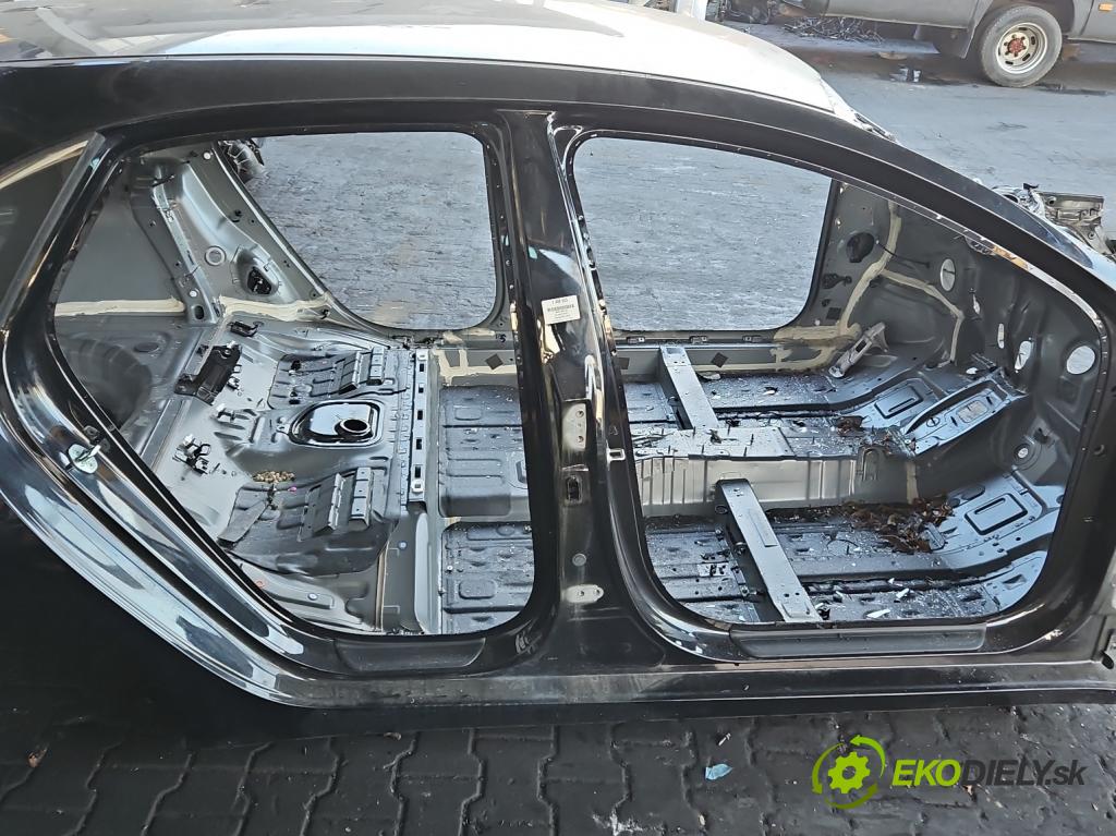 Kia Ceed III 2018- 1.5 160 hp automatic 117,5 kW 1482 cm3 5- práh pravý  (Ostatní)