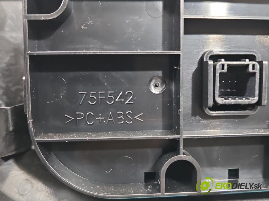 Toyota Corolla E16/E18  2013-2019 1.6 16V 132  HP manual 97 kW 1598 cm3 4- panel kúrenia 75F542