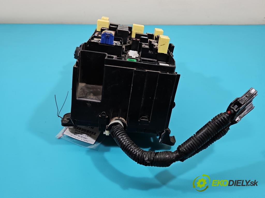 Isuzu D-Max III 2019- 1.9d 163 hp manual 120 kW 1898 cm3 5- skříňka pojistková  (Pojistkové skříňky)